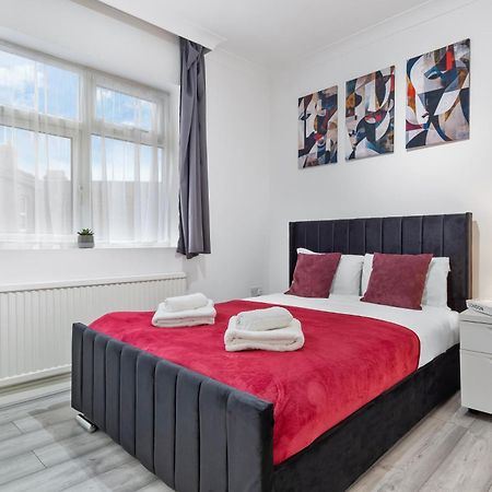 Green Hype - 10 Mins To Stadium - Sleeps 8 London Bagian luar foto