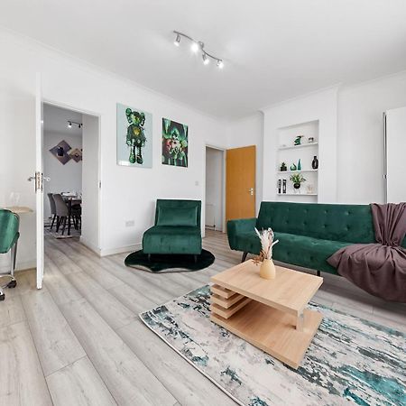 Green Hype - 10 Mins To Stadium - Sleeps 8 London Bagian luar foto