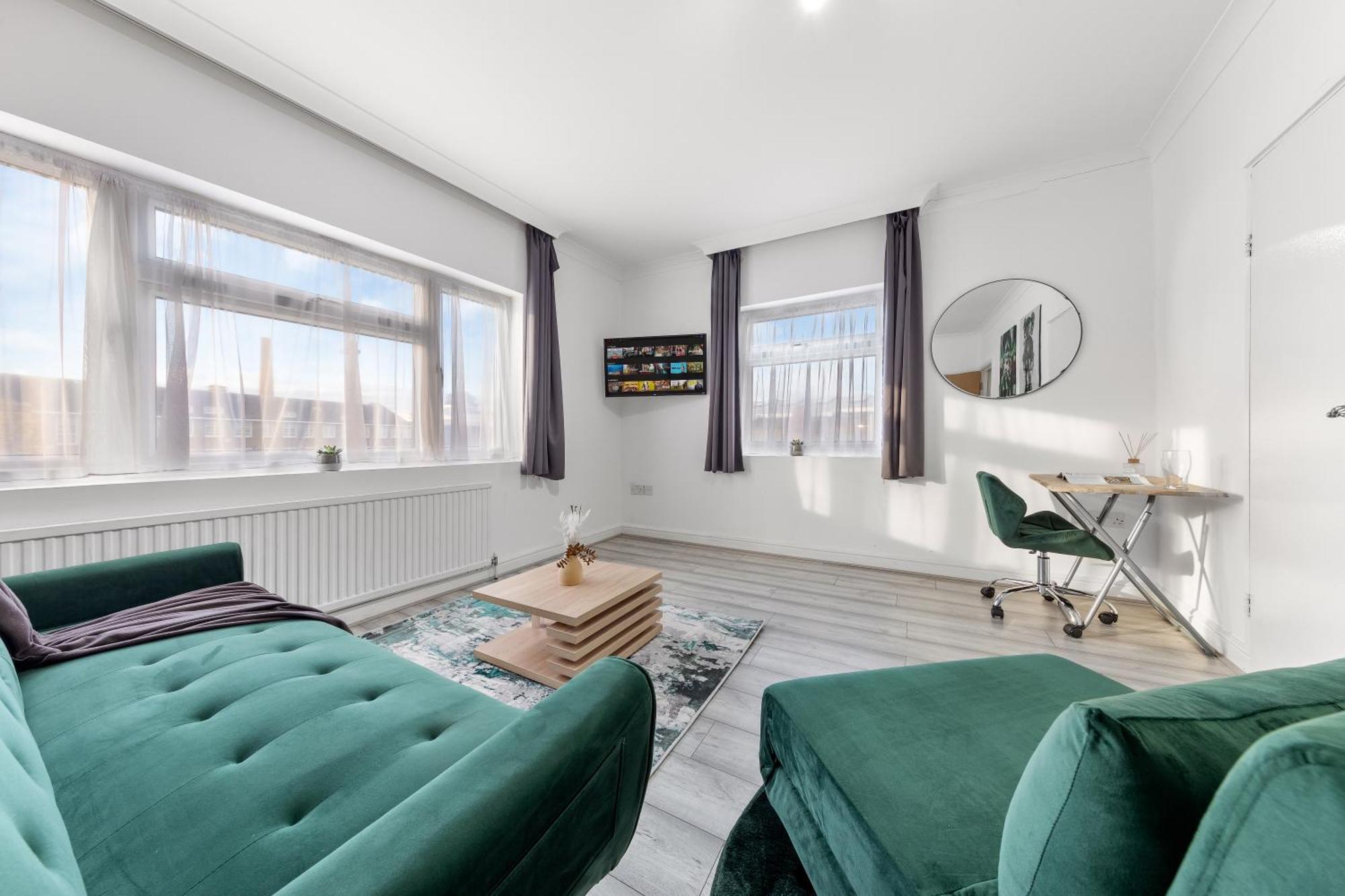 Green Hype - 10 Mins To Stadium - Sleeps 8 London Bagian luar foto