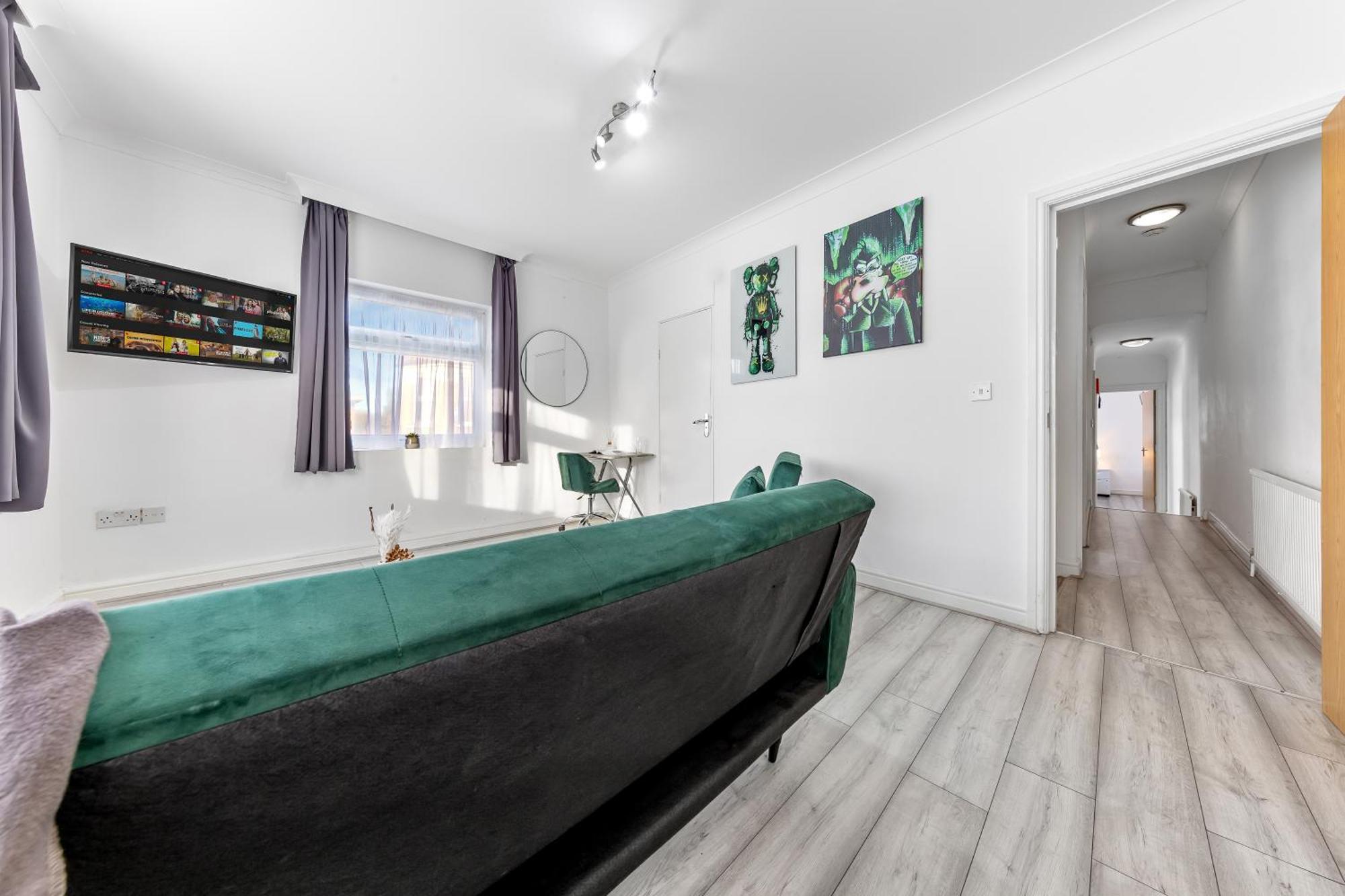 Green Hype - 10 Mins To Stadium - Sleeps 8 London Bagian luar foto
