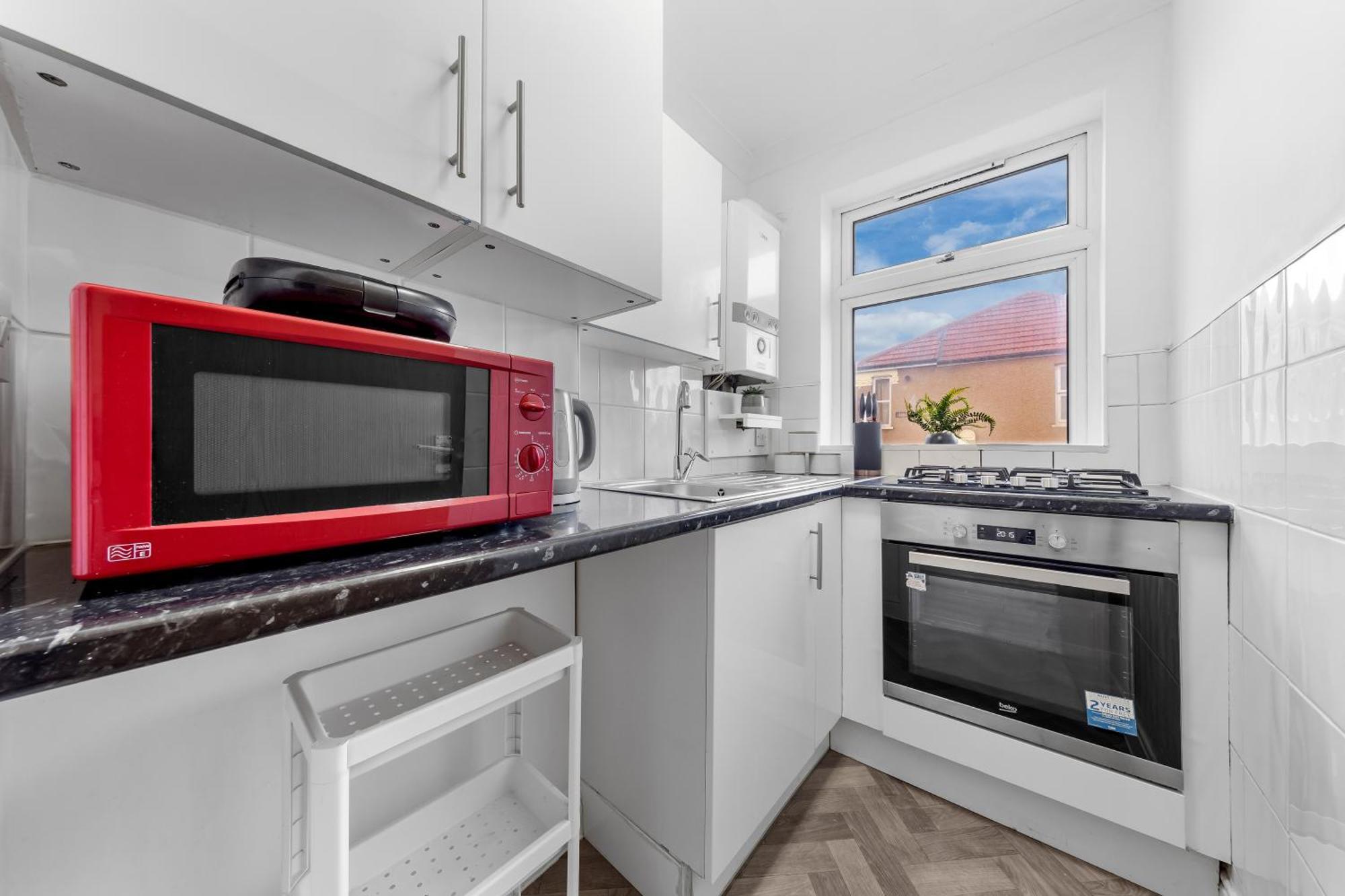 Green Hype - 10 Mins To Stadium - Sleeps 8 London Bagian luar foto