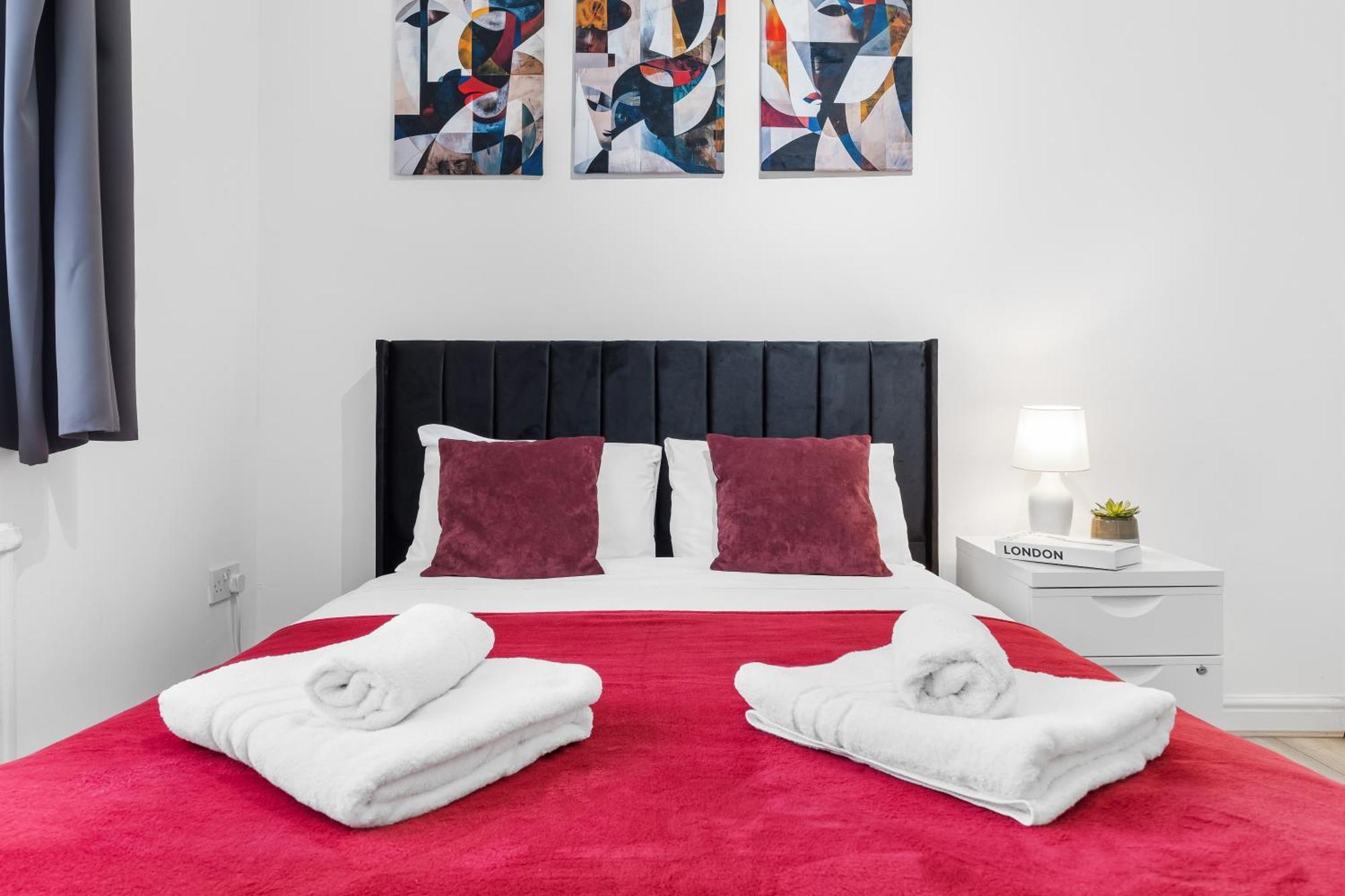 Green Hype - 10 Mins To Stadium - Sleeps 8 London Bagian luar foto