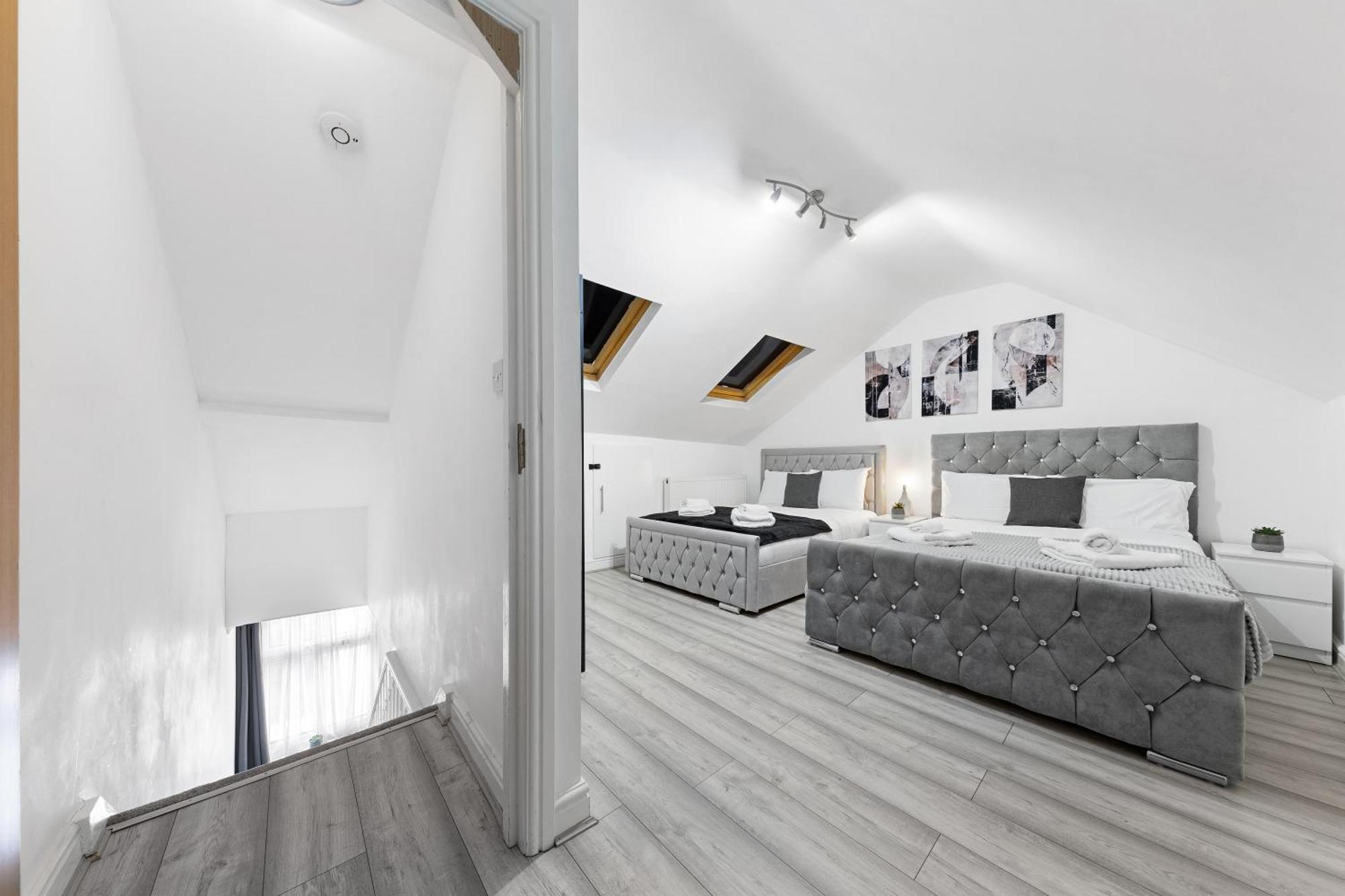 Green Hype - 10 Mins To Stadium - Sleeps 8 London Bagian luar foto